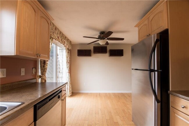 Photo - 5804 Post Rd