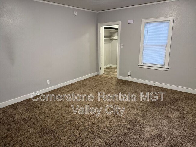 Photo - 208 5th Ave SW