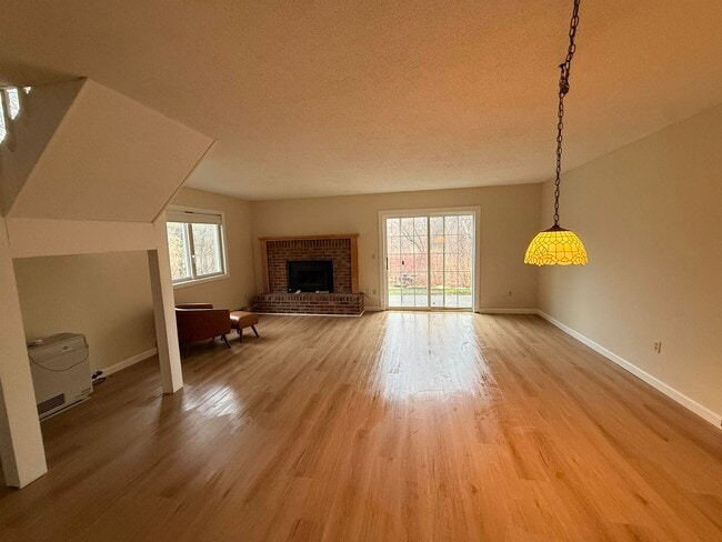 Photo - L4 Stonehedge Dr Unit L4