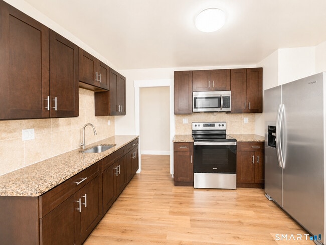 Photo - 52 Beech St Unidad 54