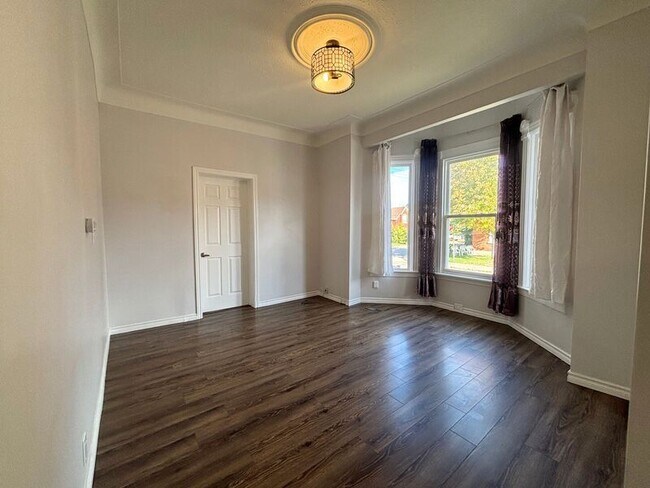 Photo - 460 King William St