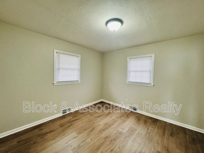 Photo - 356 Shuler Rd