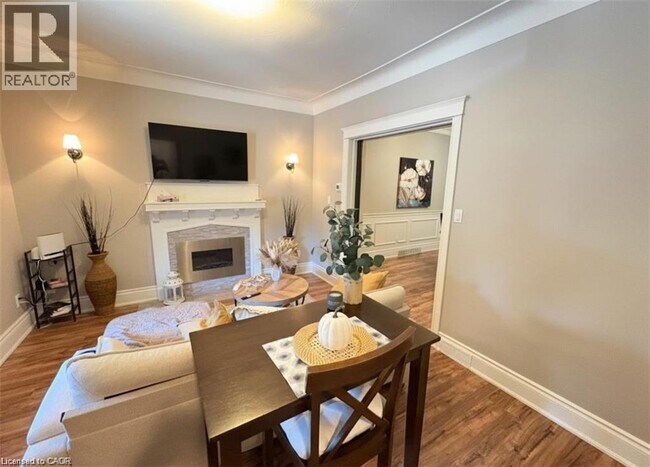 Photo - 691 Wilson St