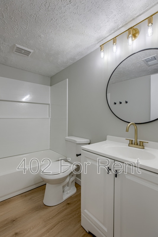 Photo - 4715 Davenport St