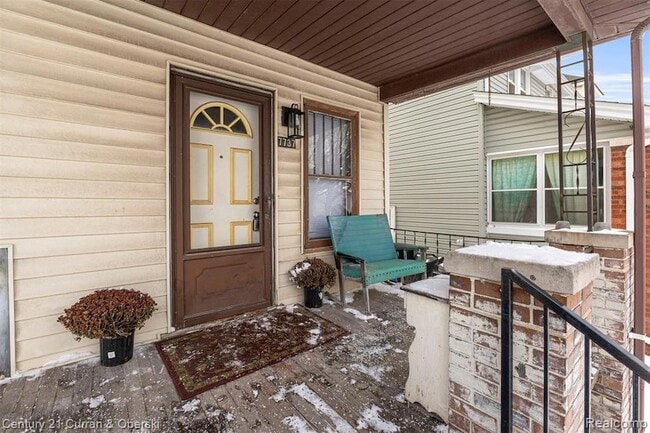 Photo - 7737 Senator St