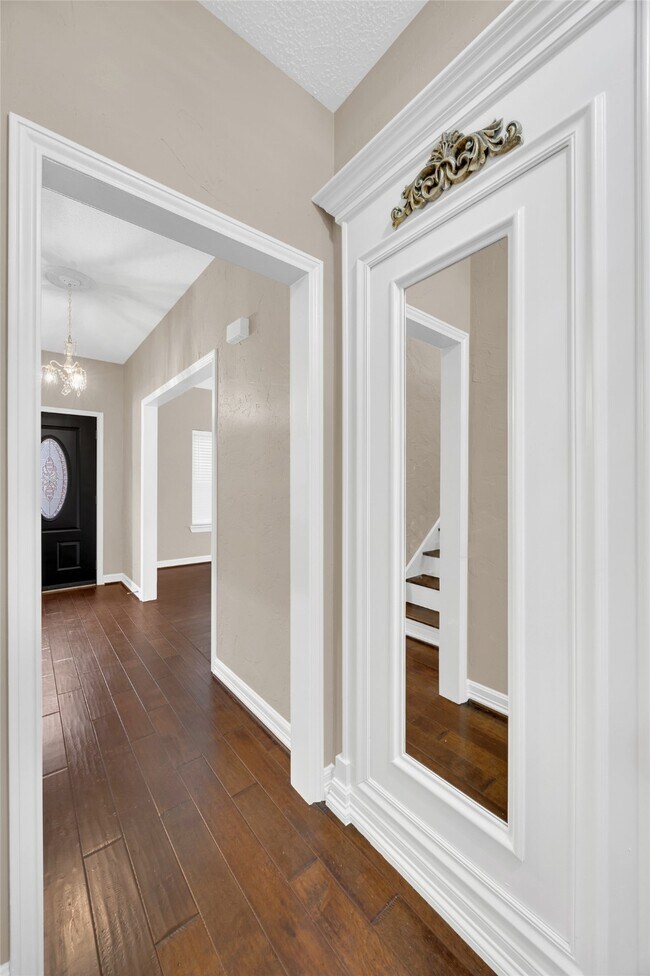 Photo - 7659 Ameswood Rd