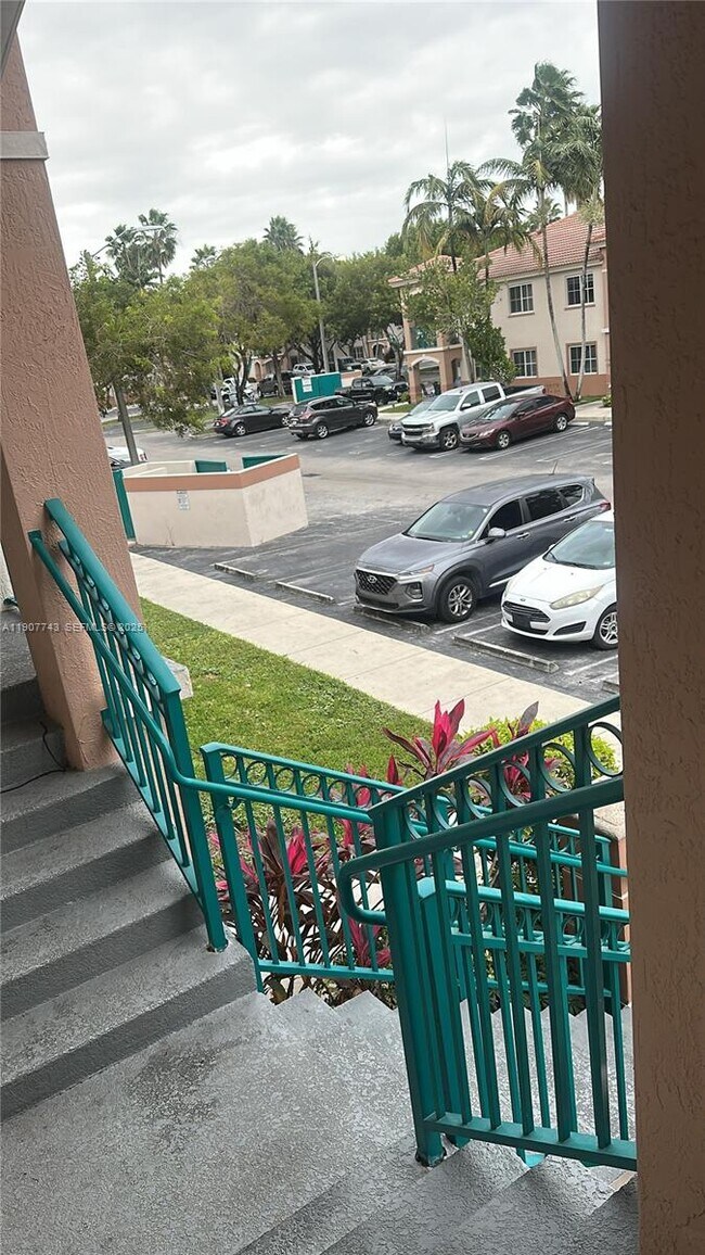 Photo - 2910 SE 12th Rd Unit 204-29