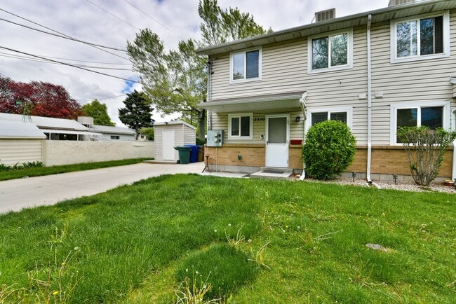 Building Photo - 2270 S 700 E Unit 2270