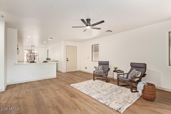 Photo - 43949 Sagebrush Trail