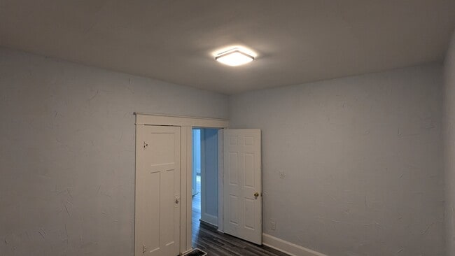 Photo - 1128 Manor Ct