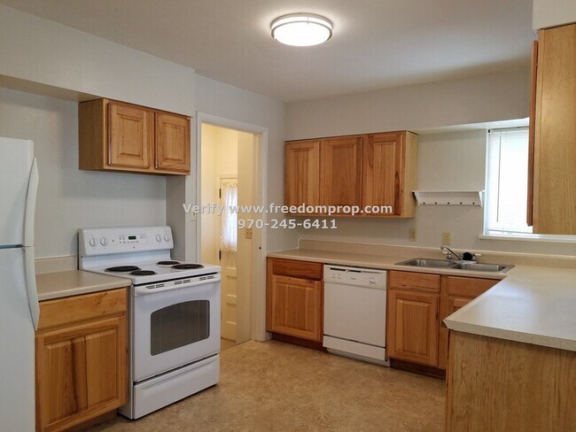 Photo - 825 Belford Ave