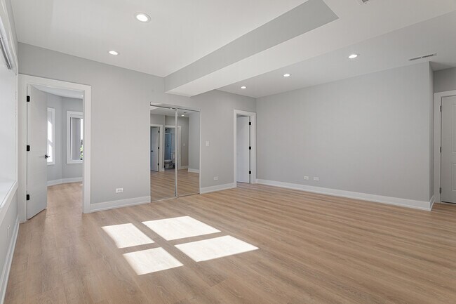 Photo - 1552 1/2 W Juneway Terrace Unit 1G