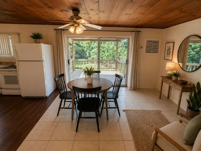 Photo - 2133 E Camp N Comfort Ln