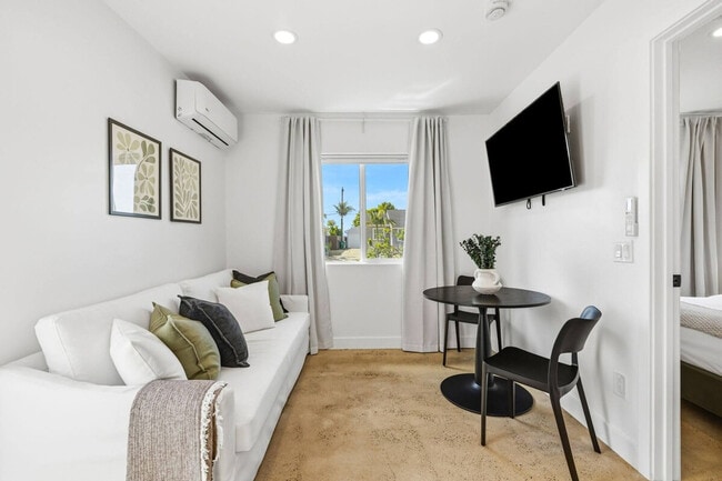 Building Photo - 6431 Carthage St