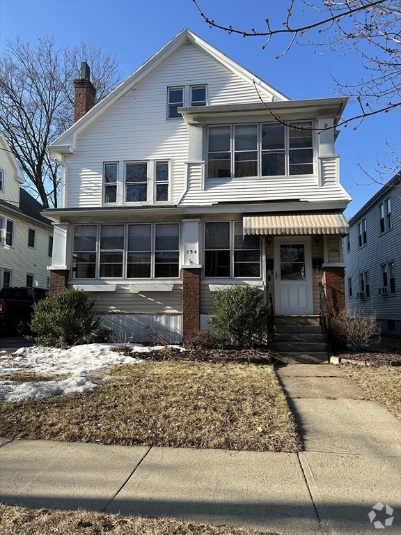 Building Photo - 196 W Franklin St Unit 2 Rental