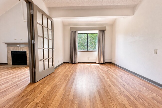 Photo - 3 Long Wharf Dr Unit 2 bedroom
