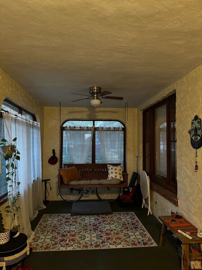 Photo - Beautiful 3 Bedroom, 1 Bathroom House