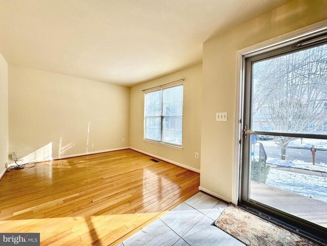 Photo - 22006 Stone Pier Ln