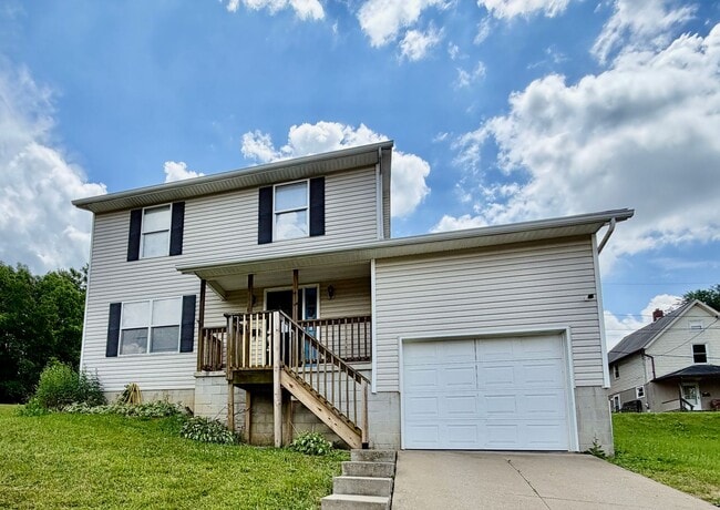 Building Photo - 3 Bedroom Single Family Home