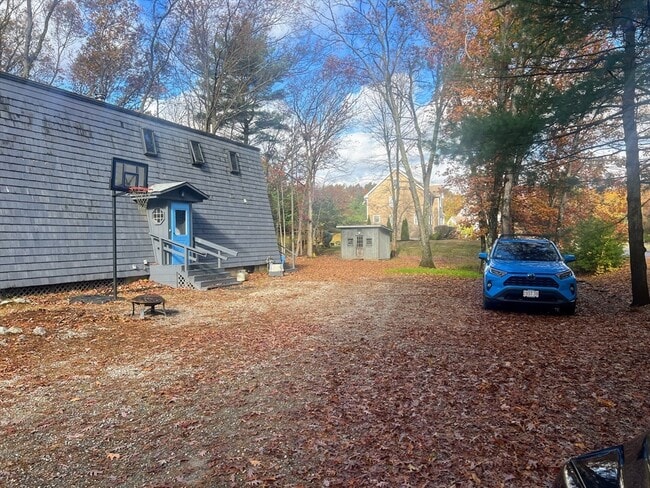 Photo - 888 Salem St