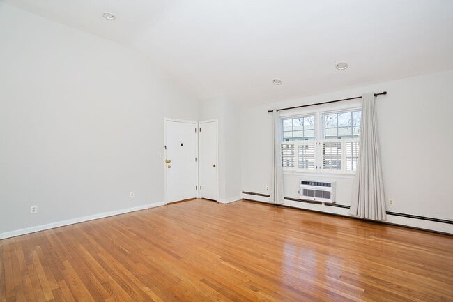 Photo - 47 Valley Rd Unit B3