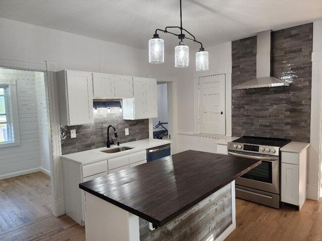 Photo - 105 E Main St Unit 2