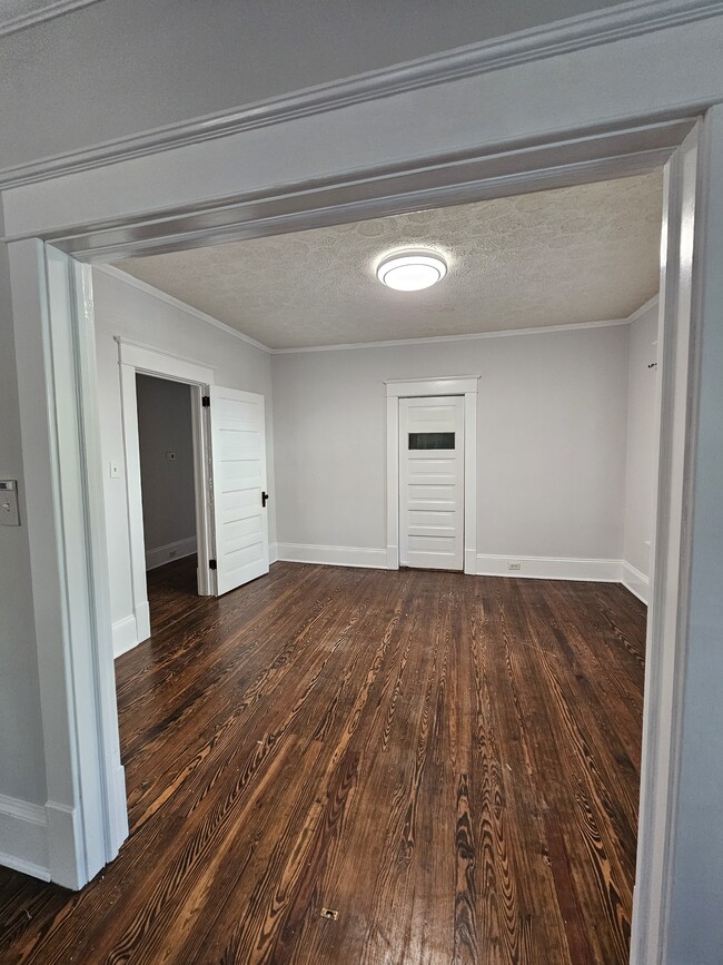 Photo - 920 N Church St
