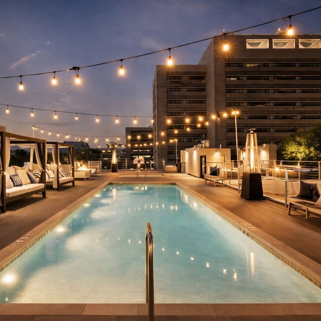 Building Photo - HWH Luxury Living