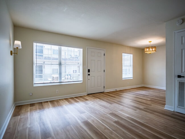 Photo - 1802 Jackson Ave W Unit 187