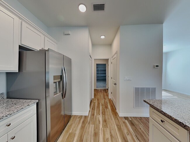 Photo - 20241 Lorette Ave