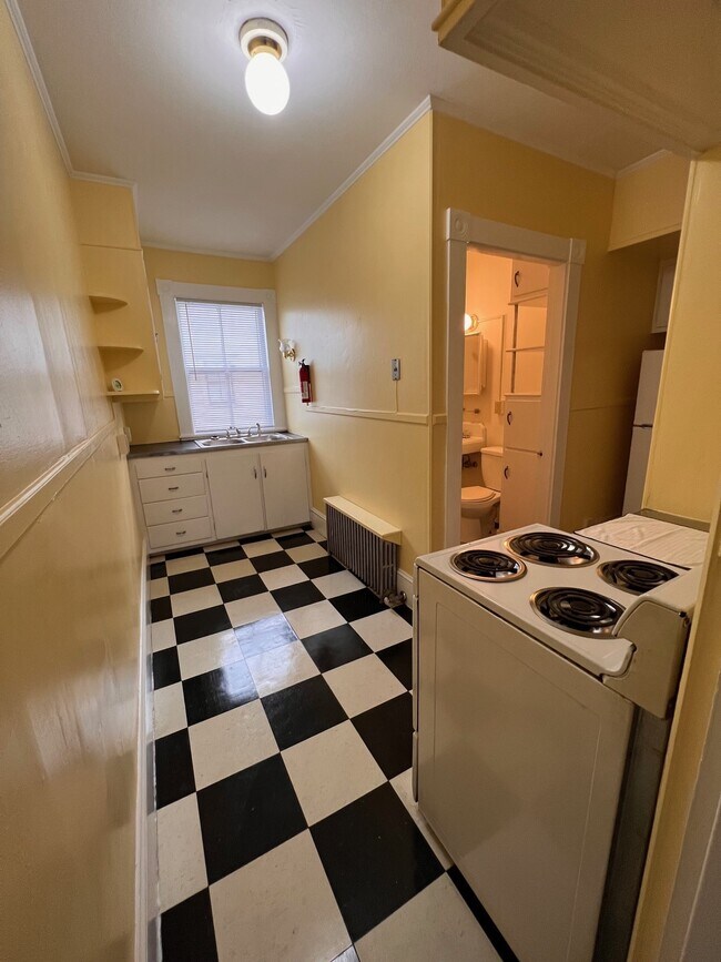 116 N Seminary St Unit 2