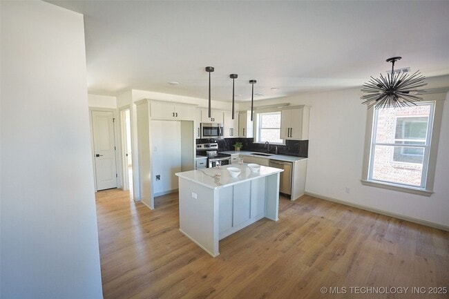 Photo - 112 W 2nd St Unidad D