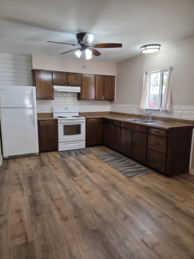 Kitchen with plenty of cabinet space - 610 N Orchard Ave Unit C
