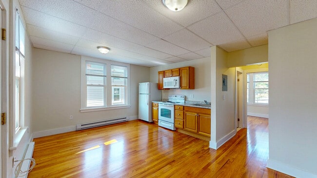 Photo - 242 N Main St
