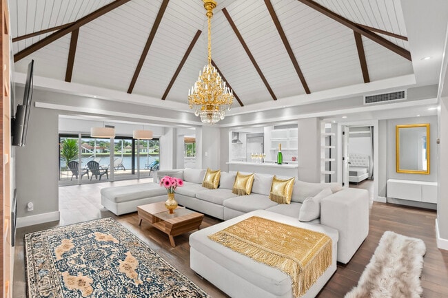 Photo - 6106 Royal Poinciana Ln