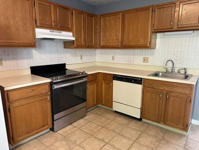 Photo - 176 Lincoln St Unit 176 Lincoln St -  9