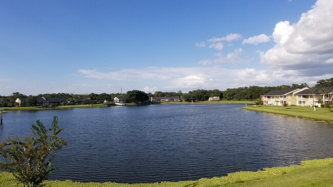 Building Photo - Lake Front - 2nd Floor - Upgraded- 1 Bedroom 1 Bathroom for Rent in Brandon, FL