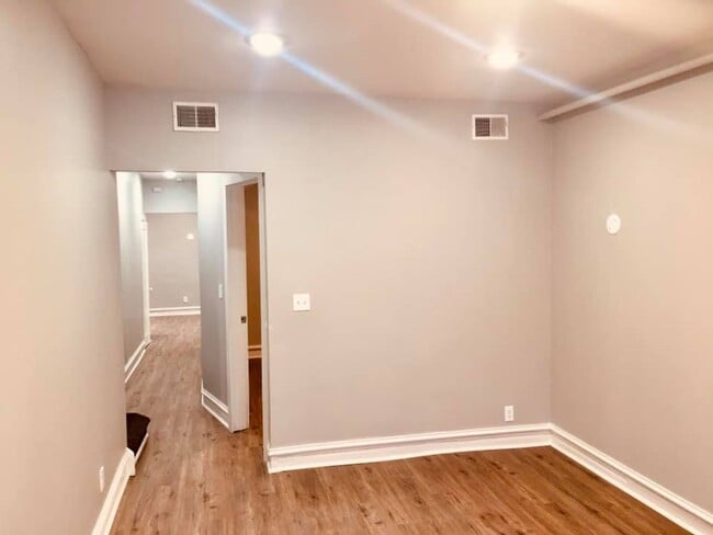 Photo - 2102 S Central Park Ave Unidad 2102-B