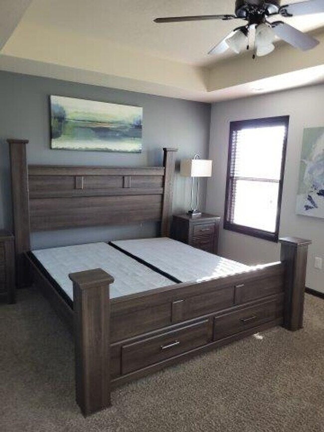 End unit Townhome in the Heart of West Des... House Rental in West