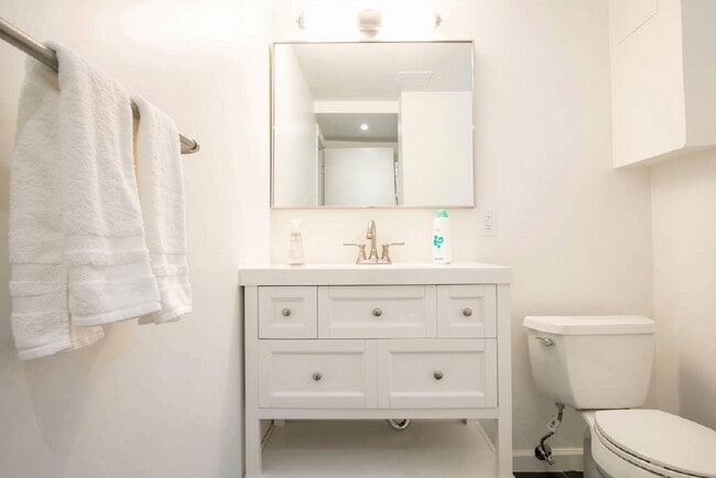 Photo - 1321 I St NE