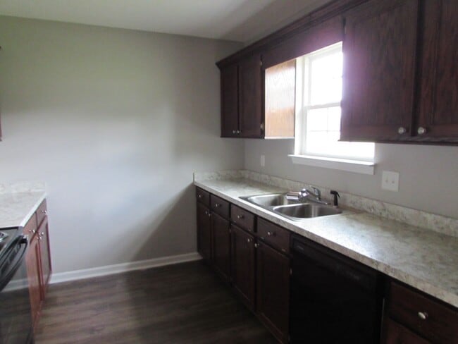 Photo - 1000A Mayfield Dr