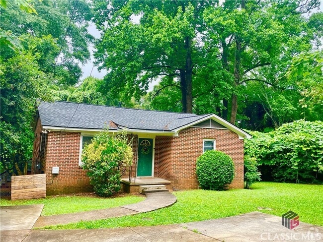 Building Photo - 135 Appleby Dr Rental