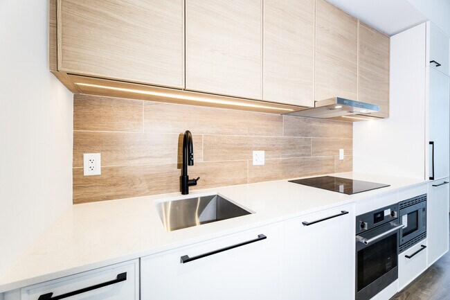 Photo - 1050 Eastern Ave Unit 1022