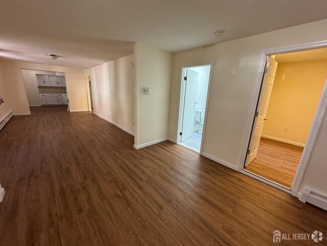 Building Photo - 290 King St Unit A Rental