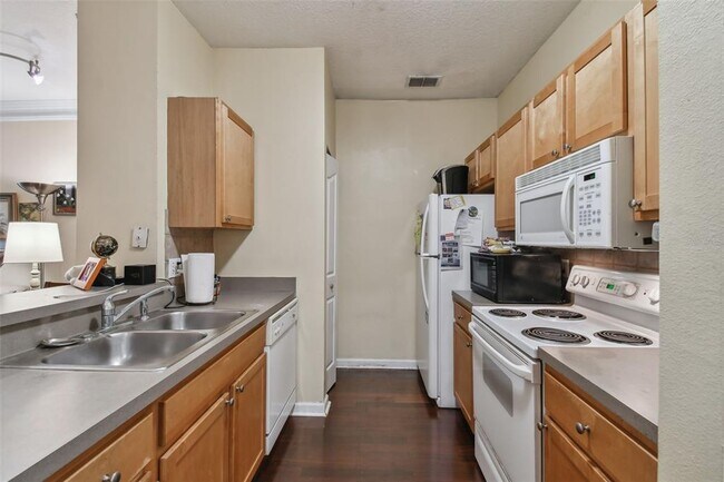 Photo - 4207 S Dale Mabry Hwy Unidad 7102 Rental