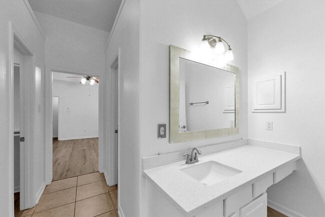 Photo - 14823 Yellow Begonia Dr