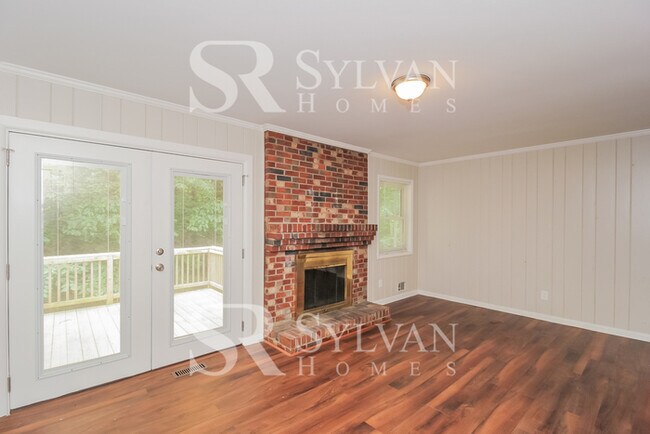 Photo - Feel welcome in this well-maintained 4BR 2...