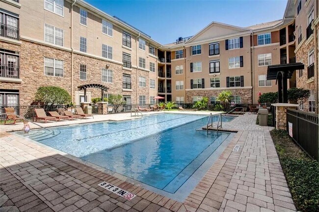 Photo - 4221 W Spruce St Unidad 2420