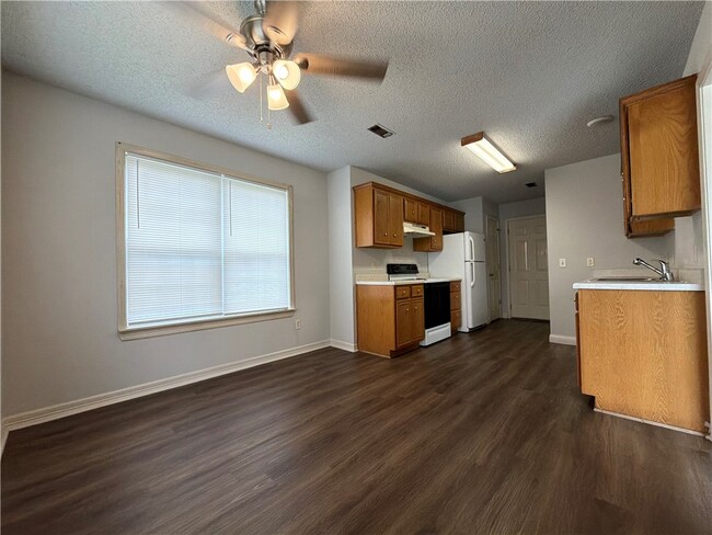 Photo - 1593 N Fieldstone Ave