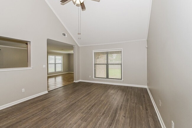 Photo - 6755 Clarmore Dr